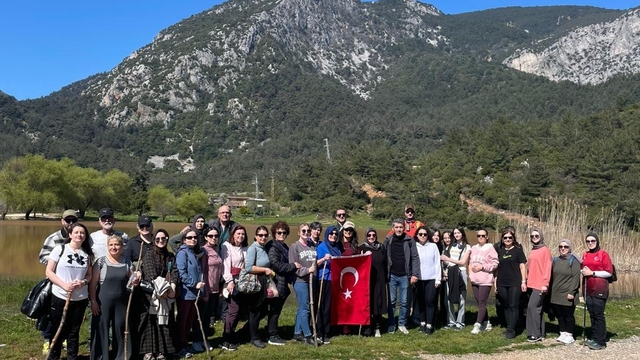 Şehzadeler'de doğaseverler yürüyüşte buluştu