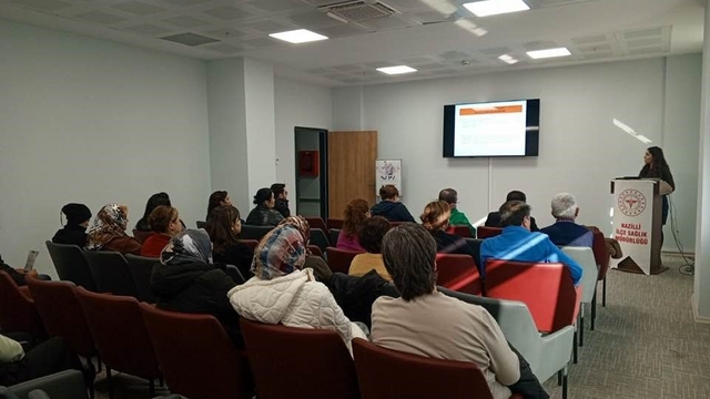 Aydın'da vatandaşlara koruyucu aile eğitimi