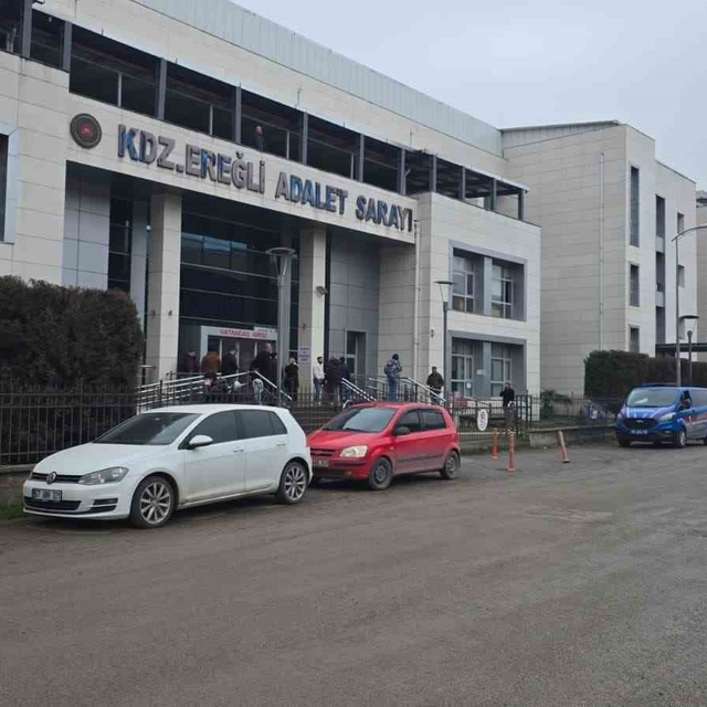 40 yıl hapis cezası bulunan telefon dolandırıcısı yakalandı
Polis operasyon...