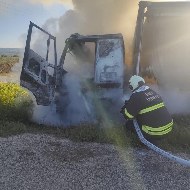 Kırıkhan'da kamyon yangını