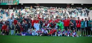 Karşıyaka'dan gövde gösterisi