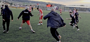 Maç sonunda saha içi bir anda ringe döndü