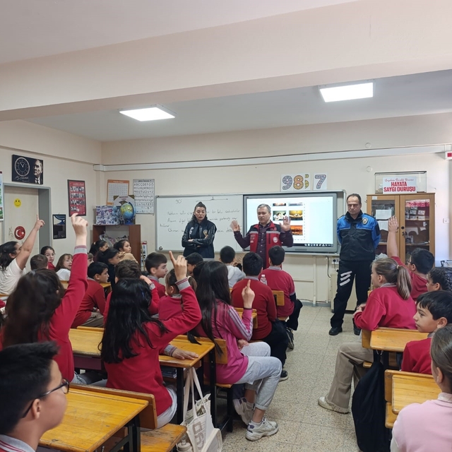 Kırklareli'nde "Mahremiyet, Akran Zorbalığı ve Güvenli İnternet" eğitimleri