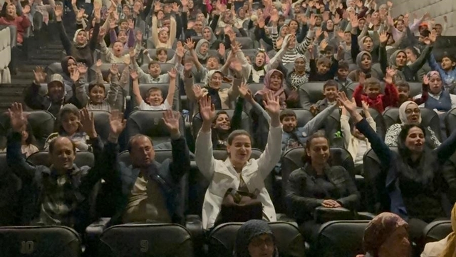 Dörtyol'da ilkokul öğrencileri sinemayla tanıştı