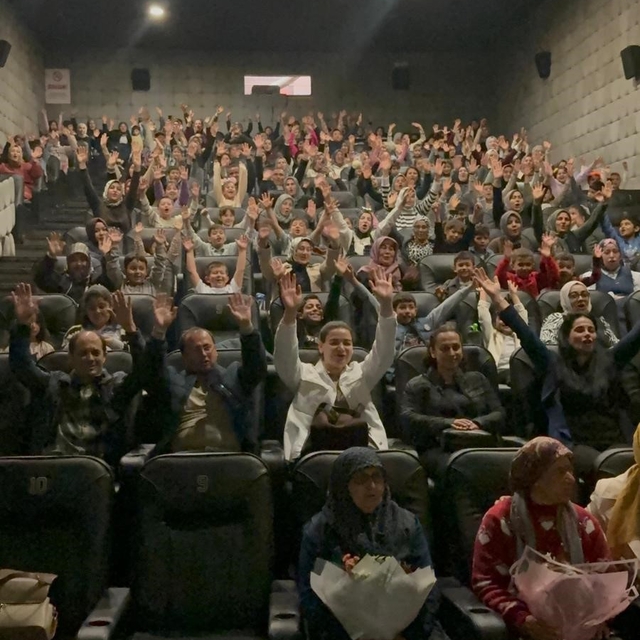 Dörtyol'da ilkokul öğrencileri sinemayla tanıştı