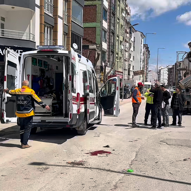 Beton mikserinin çarptığı kadın yaralandı