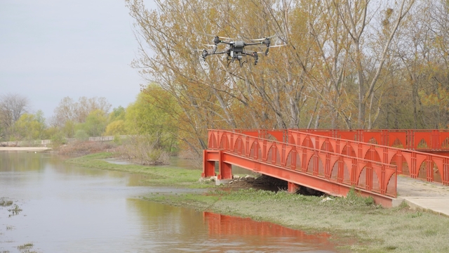 Edirne'de taşkın alanında sivrisinekle mücadele çalışmaları dronla sürdürülüyor