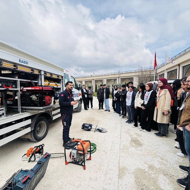 Elazığ'da gençlere yönelik afet farkındalık eğitimi