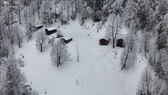 Ayder Yaylası'nda kar kalınlığı 20 santimetreye ulaştı