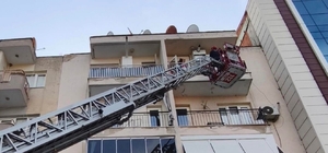 Manisa'da çamaşır makinesinden çıkan yangın paniğe neden oldu