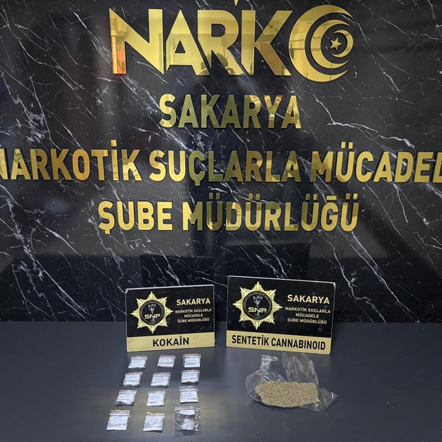 Sakarya'da uyuşturucu taciri polise yakalandı