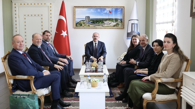 Çanakkale Valisi Toraman'a Avustralya ve Yeni Zelanda delegasyon heyetinden ziyaret