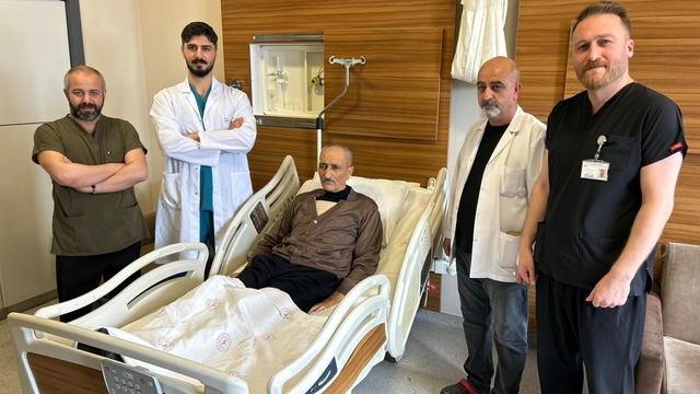 Van'da 25 dakika kalbi duran hasta bypass ameliyatıyla kurtarıldı