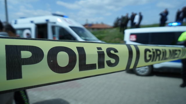 Kasksız motosiklet kullandı, kazada can verdi