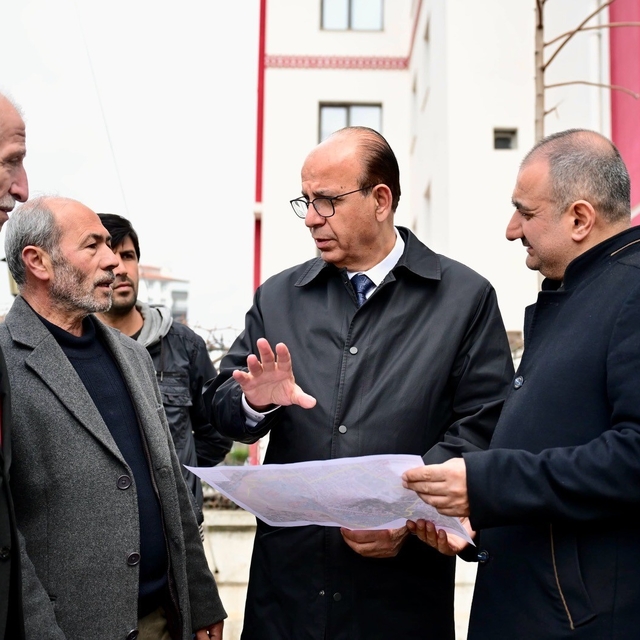 Başkan Geçit, Tecde Mahallesi'ndeki yol yenileme çalışmalarını inceledi