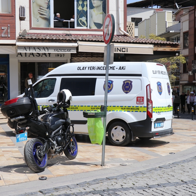 Döviz bürosunda silahlı kavgada 1 kişi yaralandı