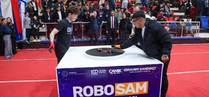 Canik'te gençler robotlarıyla sahneye çıkıyor