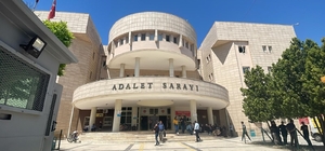 Evine giderken boğazından bıçaklanıp öldürüldü (2)