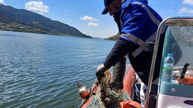 Çorum'da kaçak avcılıkta kullanılan 7 bin 200 metre misina ağına el konuldu