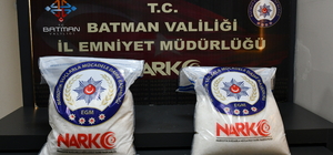 Batman'da çekicinin taşıdığı araçta 24 kilo 600 gram metamfetamin ele geçirildi