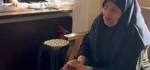 Yaşlı kadının pazarda kaybettiği cüzdanı zabıta ekipleri bulup sahibine teslim etti