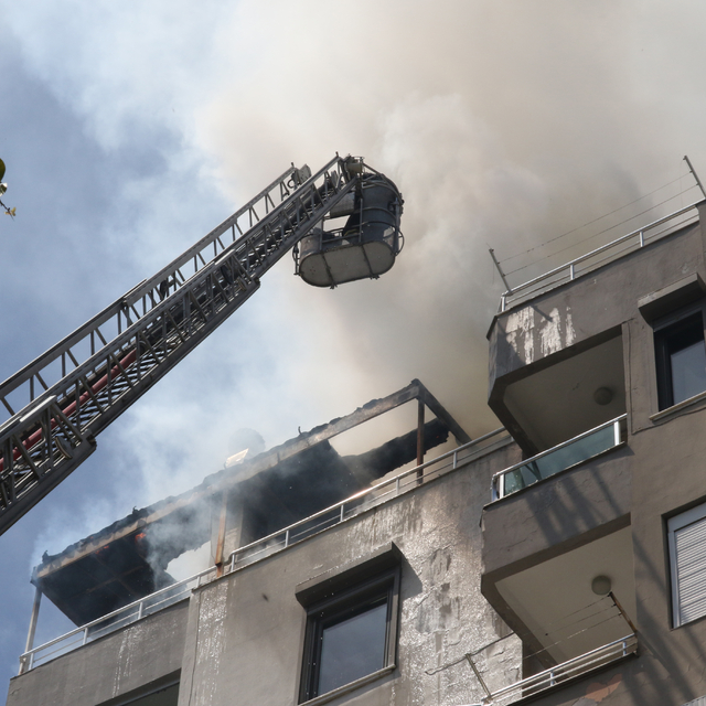 Antalyaspor'un eski yöneticisinin evinde yangın