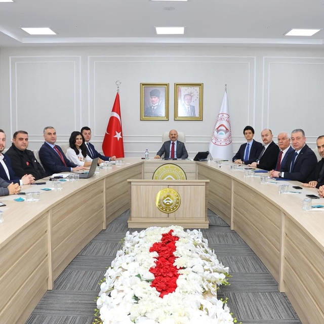 Vali Varol, haftalık koordinasyon toplantısı gerçekleştirdi