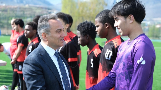 Tokat'ta gençler futbol turnuvasında buluştu