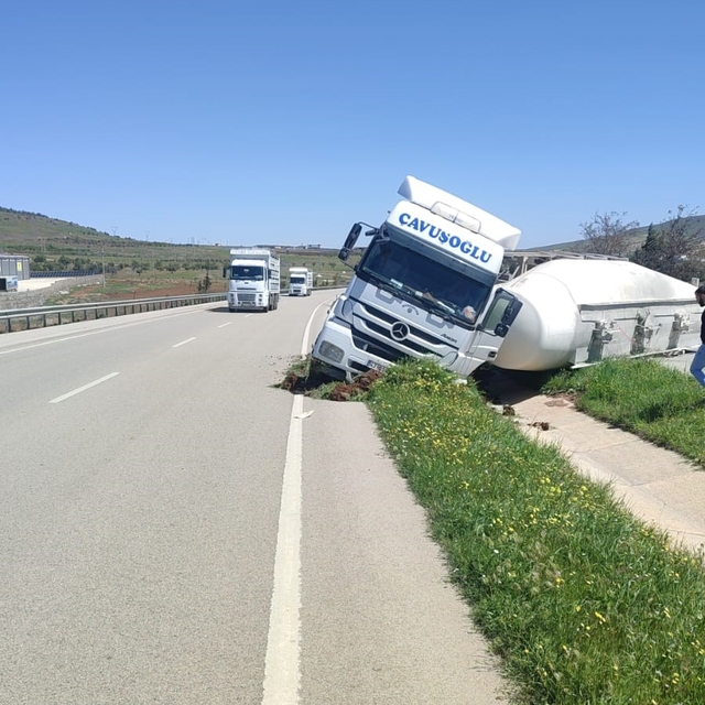 Kilis'te beton mikseri devrildi
