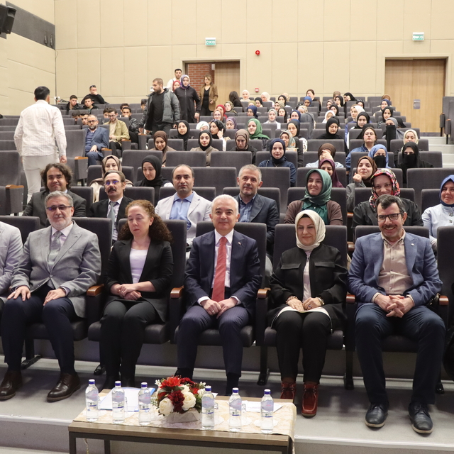 Kırklareli'nde "Modern Dünyada İslam ve Kadına Dair Yeni Bir Okuma" konfera...