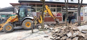 İhsaniye eski köy meydanı modern bir görünüme kavuşuyor