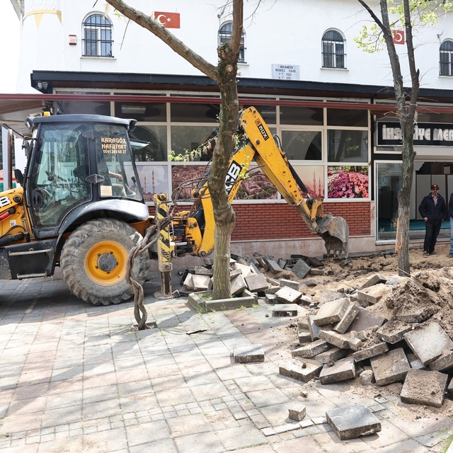 İhsaniye eski köy meydanı modern bir görünüme kavuşuyor