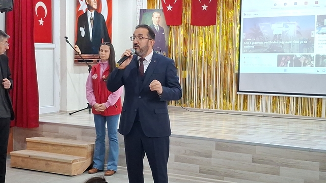 Beypazarı'nda öğrencilere spor malzemeleri dağıtıldı