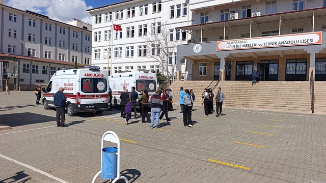 Adıyaman'da 3 öğrenci gıda zehirlenmesi şüphesiyle hastanelik oldu