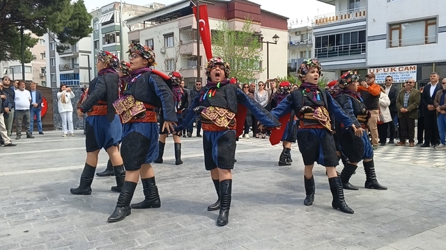 Atatürk'ün Aliağa'ya gelişinin 92. yıl dönümü törenlerle kutlandı