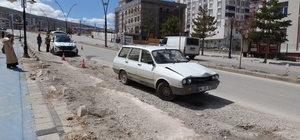 Otomobil ile kamyonet çarpıştı: 1 yaralı