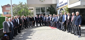 Başkan Dere seçim ziyaretlerine batı ilçelerden başladı