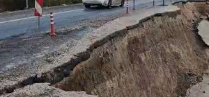 Eruh kara yolunda heyelan: Yolun bir bölümü çöktü