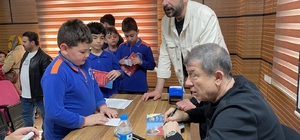 Eski milli futbolcu Tanju Çolak, Samsun’da öğrencilerle buluştu