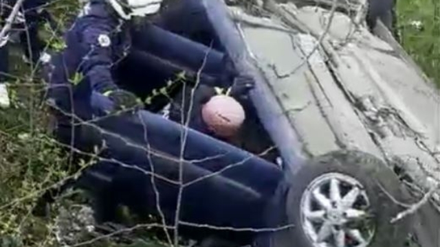 Otomobil şarampole devrildi: 1 yaralı