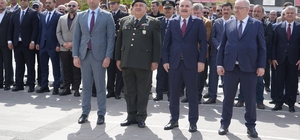 Edremit’te Ata’ya vefa Atatürk’ün ilçeye gelişinin 92. yılı coşkuyla kutlandı