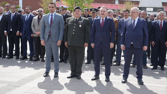 Edremit'te Ata'ya vefa
Atatürk'ün ilçeye gelişinin 92. yılı coşkuyla kutlandı