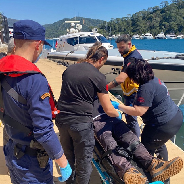 Fethiye'de koyda rahatsızlanan vatandaşa tıbbi tahliye