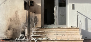 Kocaeli'de doğal gaz kutusunda çıkan yangın hasara neden oldu