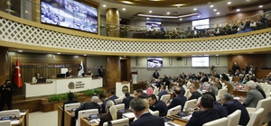 Antalya'ya 4. etap raylı sistem müjdesi Büyükşehir Belediye Başkan Vekili Büşra Özdemir: "İu an önceliğimiz 4. etap raylı sistem. Kamu yatırım programına da alınmasıyla birlikte planlamamızı bu noktadan başlatacağız. Sürprizi de vermiş olayım Konyaaltı'ndan başlatacağız'