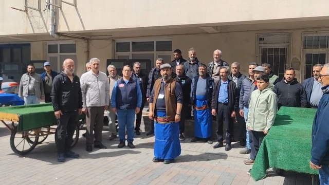 Şarköy'de seyyar satıcılardan belediye önünde açıklama