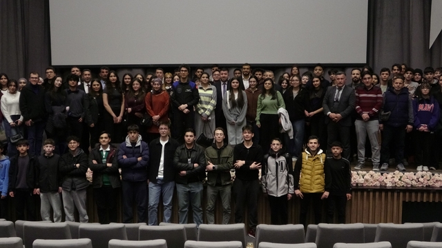 Türkiye'nin ikinci Milli Astronotu Tuva Cihangir Atasever Isparta'da öğrencilerle buluştu
Tuva Cihangir Atasever:
"Uluslararası iş birliğiyle Somali'de bir uzay limanı inşa ediyoruz ve Türkiye olarak roketlerimizi buradan fırlatacağız"