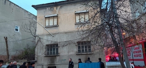 Samsun'da metruk bina yangını söndürüldü