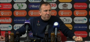 Çaykur Rizespor Teknik Direktörü Recep Uçar: 8'inci sıraya yükselmenin mutluluğunu yaşıyoruz