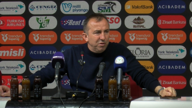 Çaykur Rizespor Teknik Direktörü Recep Uçar: 8'inci sıraya yükselmenin mutluluğunu yaşıyoruz